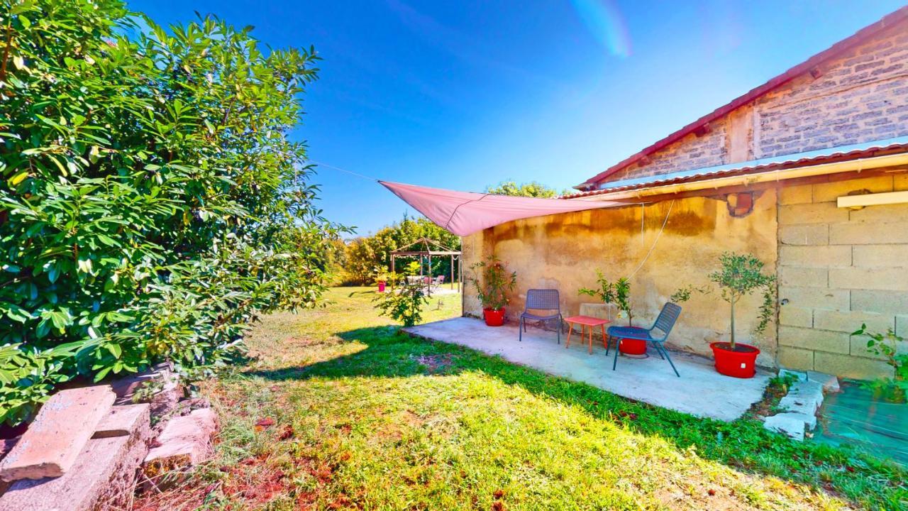 Calme Et Chaleureux Gite De Campagne. Voiteur Exterior foto